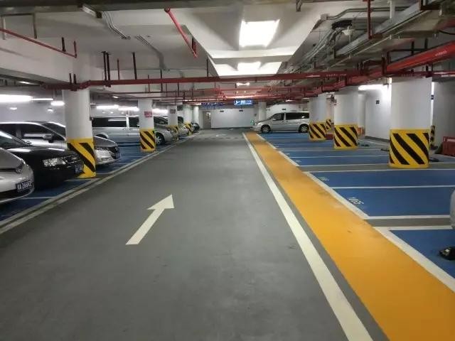 廣州保利水晶花園地下停車場微珠防滑地坪工程